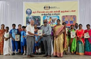 பெற்றோர்கள் தங்கள் குழந்தைகளிடம் தமிழில் பேசி, கற்க செய்தால் மட்டுமே நமது மொழி அழியாமல் தழைக்கும்: முத்துமணி நன்னன்