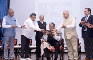 கல்விக்கான சிறந்த பங்களிப்பு: டாக்டர் எம். ஆர். ஜெயராமுக்கு ராஜ்யோத்சவ விருது