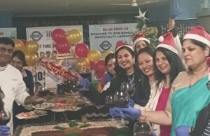ஐஐஎச்எம் (IIHM) மாணவர்களும் ஆசிரியர்களும் பண்டிகைக் கால உற்சாகத்தின் மத்தியில் கேக் கலவை நிகழ்வை ஏற்பாடு செய்தனர்