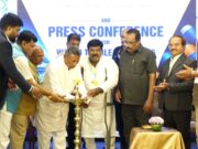 பெங்களூருவில் நடைபெறவுள்ள உலகளாவிய ஜவுளி கண்காட்சிக்கான ‘வேர்ல்ட் டெக்ஸ்டைல் இந்தியா 2026’ இலச்சினை அறிமுகம்